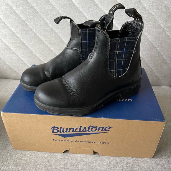 Blundstone Black Leather Checkered Side Chelsea Boots (7) - Picture 1 of 11